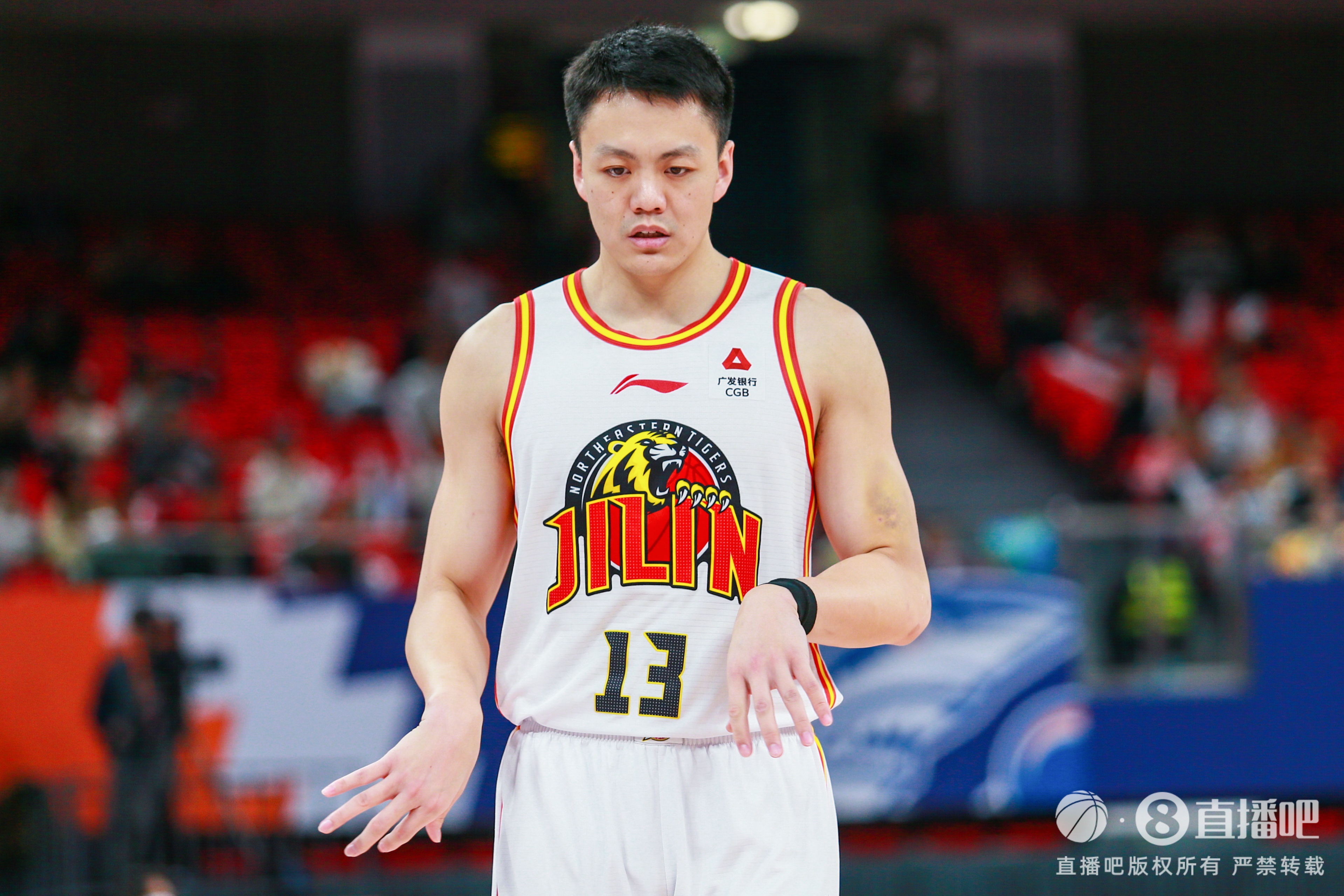 媒体人：吉林已上报姜宇星D类合同优先续约权 但对交易持开放态度