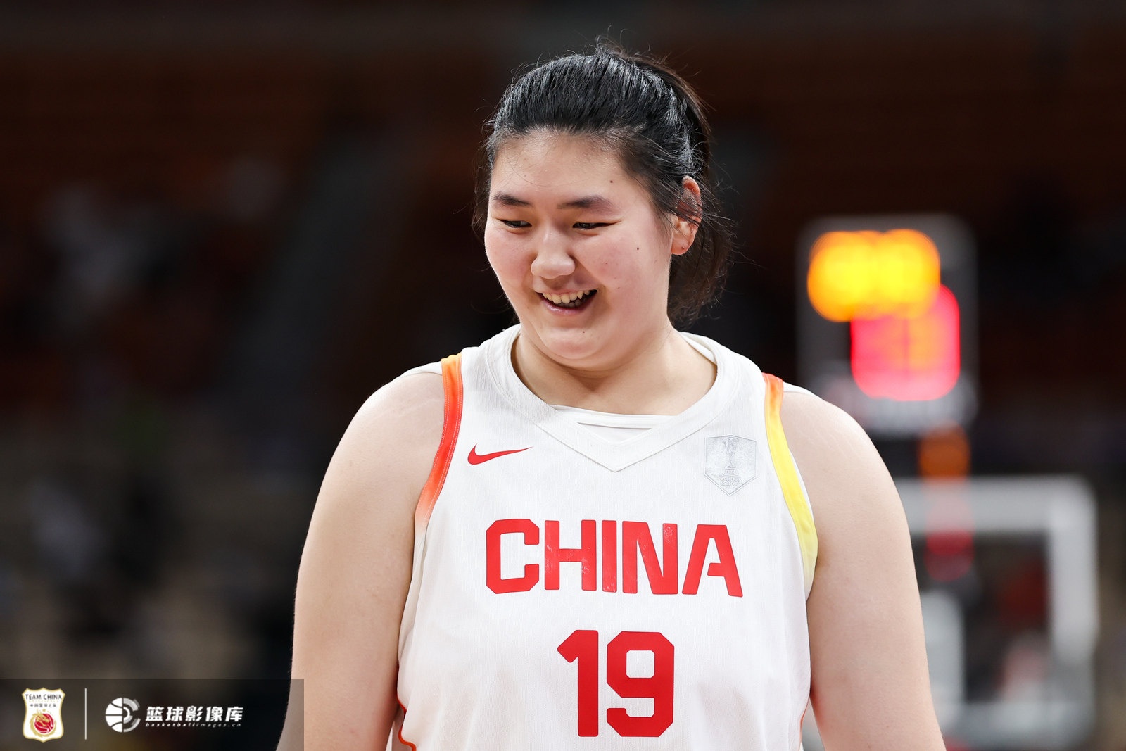 亚洲杯半决赛！季孟年：中国女篮面对日本队有至少10-15分的优势