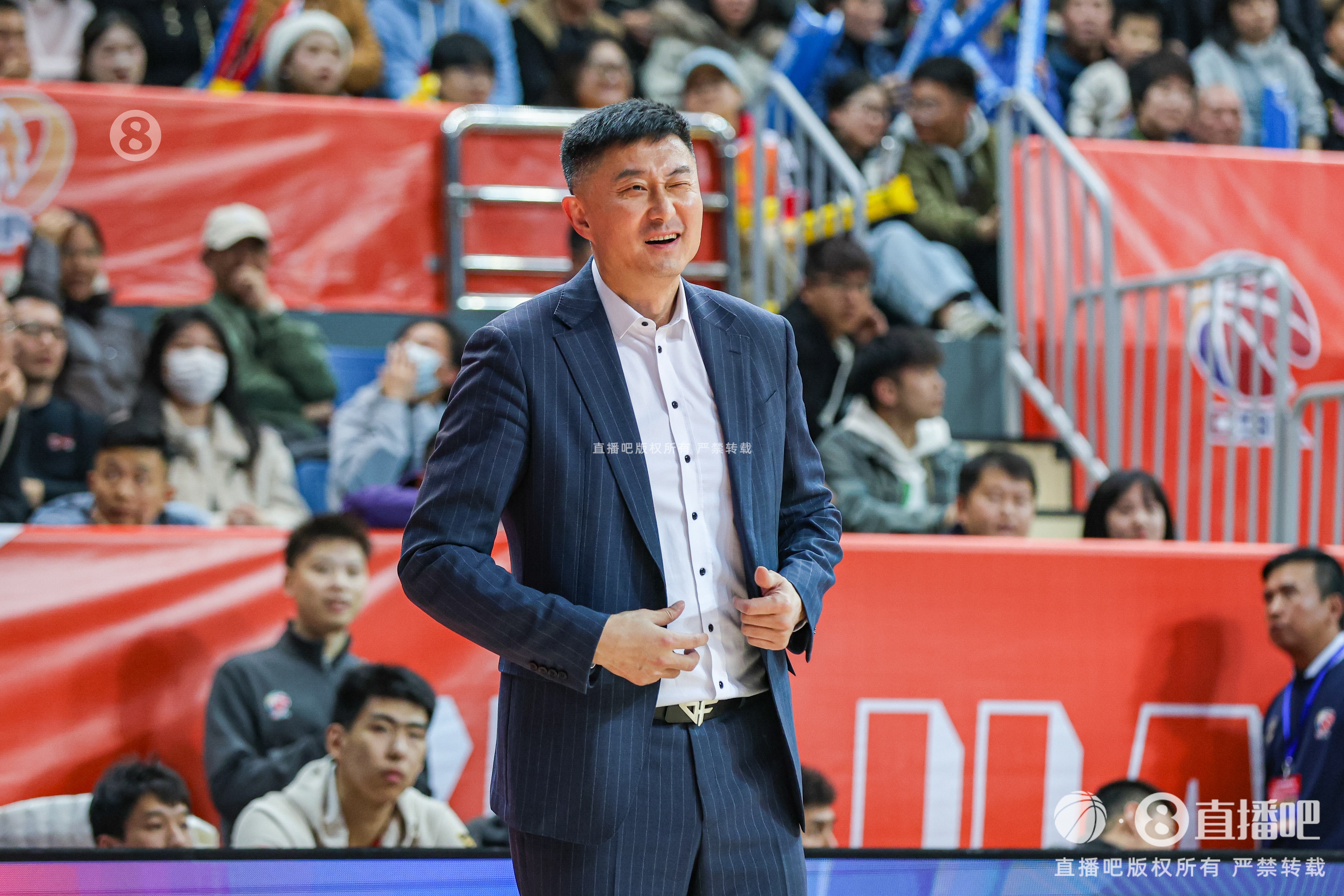 🎂真挚的祝福！祝广东男篮主帅杜锋44岁生日快乐！🎂